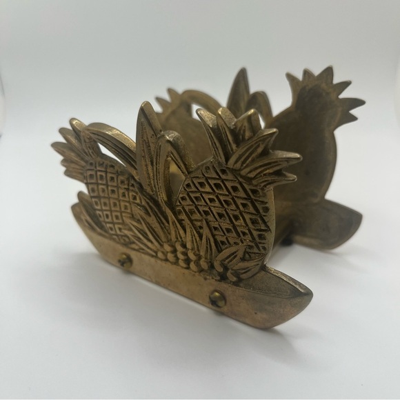 Vintage brass pineapple napkin or letter holder. - Picture 5 of 9